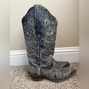Women’s size 8 Corral Western Boots. Black.